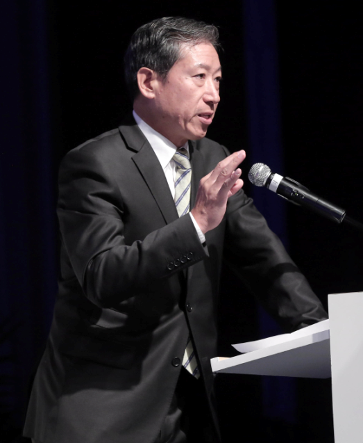 深圳市雄韜電源科技股份有限公司董事長(zhǎng)張華農(nóng) 深圳市雄韜電源科技股份有限公司董事長(zhǎng)張華農(nóng)