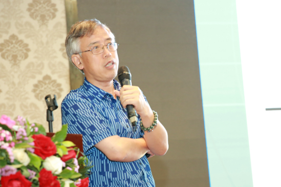 中南大學(xué)化學(xué)電源與材料研究所所長(zhǎng)唐有根 中南大學(xué)化學(xué)電源與材料研究所所長(zhǎng)唐有根