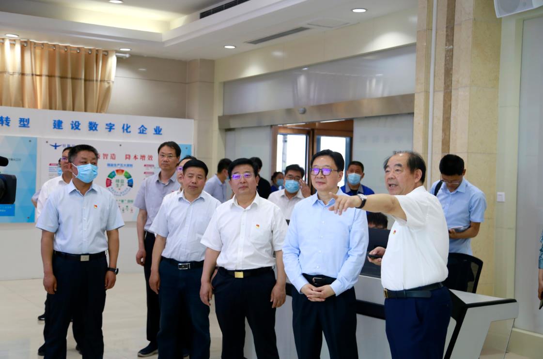 河南省委常委、常務副省長周霽一行到多氟多調研指導工作 河南省委常委、常務副省長周霽一行到多氟多調研指導工作