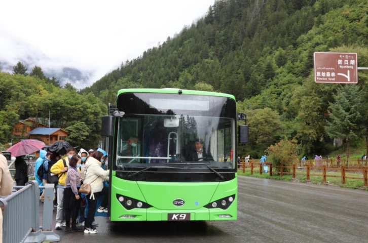 85臺比亞迪純電動客車K9將陸續批量交付 開啟九寨溝綠色觀光之旅