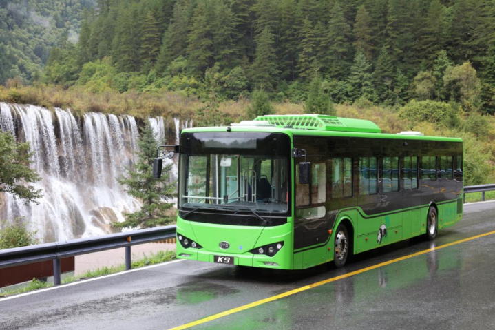85臺比亞迪純電動客車K9將陸續批量交付 開啟九寨溝綠色觀光之旅