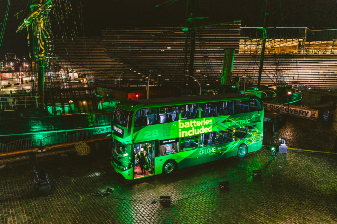 BYD ADL Enviro400EV純電動(dòng)雙層巴士在鄧迪市  圖片來源：企業(yè)供圖