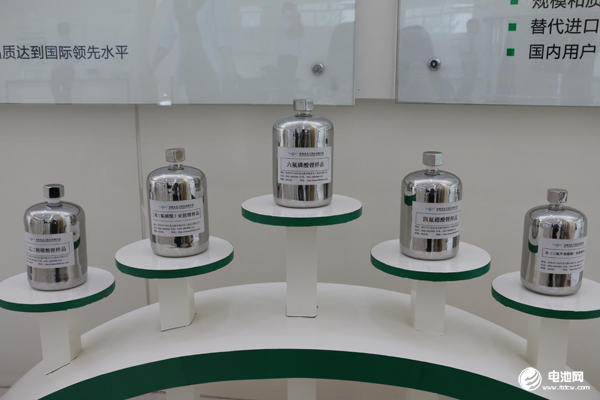 六氟磷酸鋰價(jià)格高位維穩(wěn) 六氟磷酸鋰價(jià)格高位維穩(wěn)