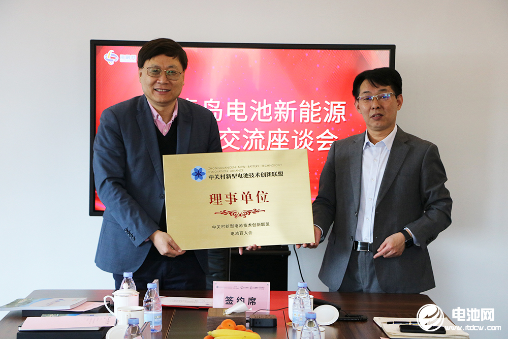 青島市民營(yíng)經(jīng)濟(jì)發(fā)展局一級(jí)調(diào)研員李中強(qiáng)一行到訪海融網(wǎng)山東總部 青島市民營(yíng)經(jīng)濟(jì)發(fā)展局一級(jí)調(diào)研員李中強(qiáng)一行到訪海融網(wǎng)山東總部