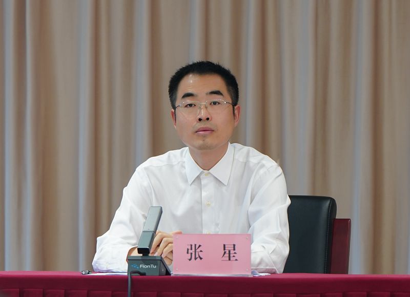 國家能源局綜合司副司長、新聞發言人張星