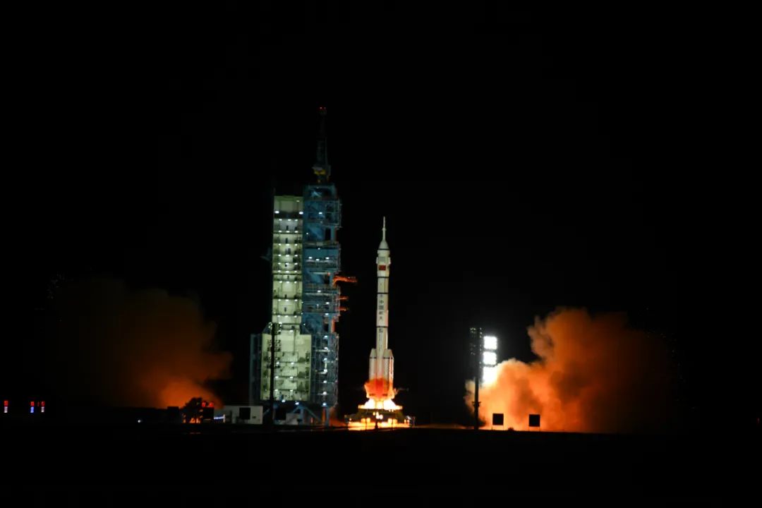 神舟十九號載人飛船發射圓滿成功！飛船主電源儲能電池為鋰電池